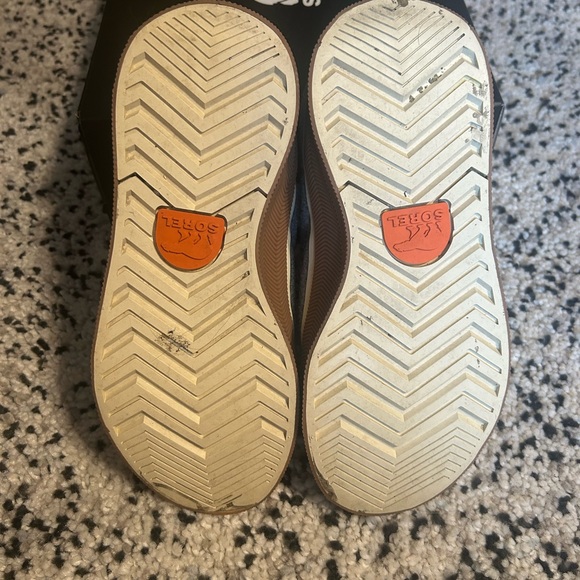 Sorel Gray Wool Slip-On Boots - Picture 3 of 4